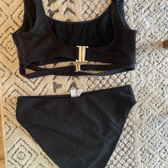 Wolf & Whistle black bikini - Picture 3 of 5